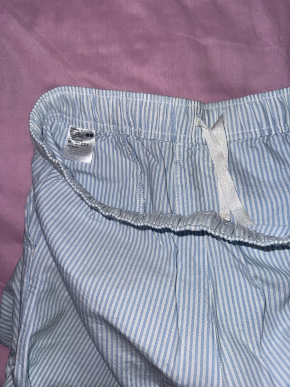 Uniqlo Tapered Drawstring Pant - Picture 3 of 3